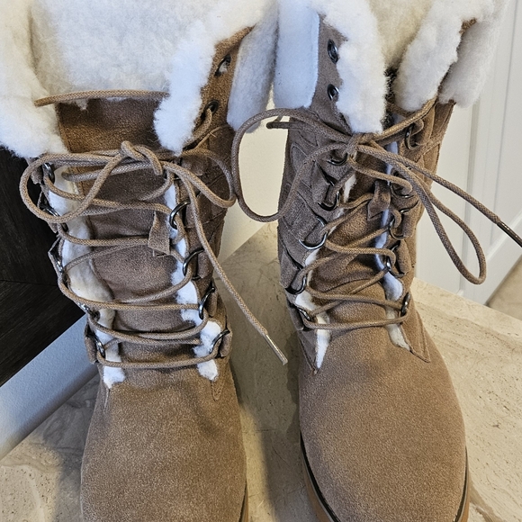 Emu Ridge Lace Up Suede Boots with Wool Blend Lining - Picture 15 of 15